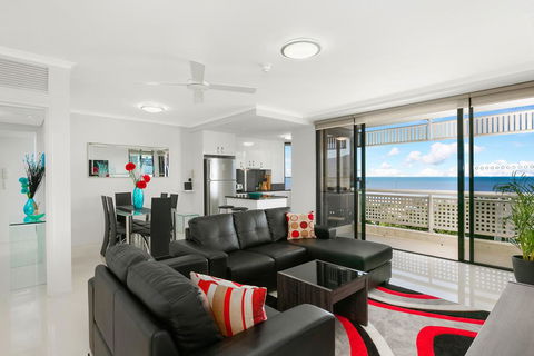 Cairns Luxury Seafront Apartment - Accommodation Port Macquarie 0