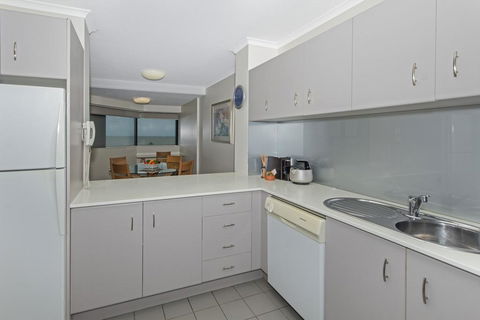 Cairns Oceanview At 181 The Esplanade (29) - Accommodation Port Macquarie 1