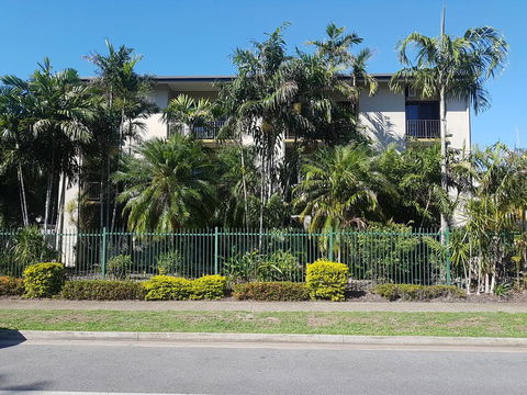 Cairns Prime Location Esplanade Self Contained Apartment With Wifi - Accommodation Port Macquarie 1