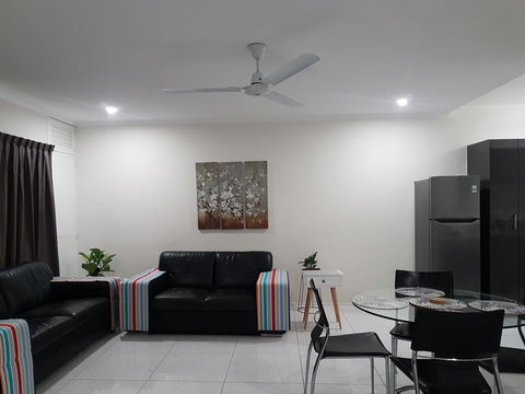 Cairns Prime Location Esplanade Self Contained Apartment With Wifi - Accommodation Port Macquarie 0