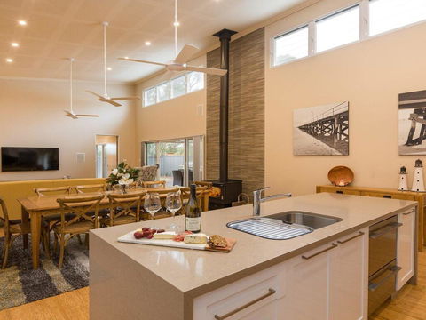Callala Breeze - Access To Indoor Community Pool - Accommodation Port Macquarie 0