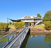 Campbell 7 - Large Queenslander on Maroochy River - Accommodation Port Macquarie