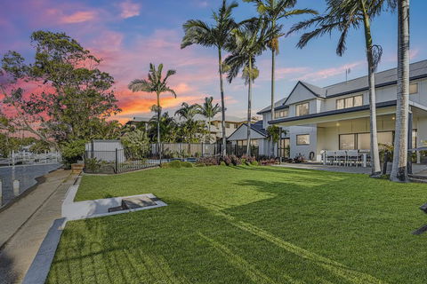 CANAL HOME NEAR MOOLOOLABA - Accommodation Port Macquarie 0