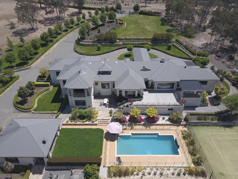 Canberra Luxury Estate - Accommodation Port Macquarie 0