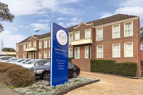 Canterbury International - Accommodation Port Macquarie 2