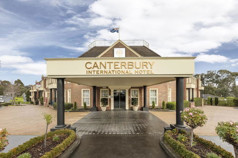 Canterbury International - Accommodation Port Macquarie 3
