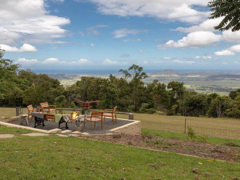 Captain's Lookout - Elevated Ocean Views, Rural Stay - Accommodation Port Macquarie 0
