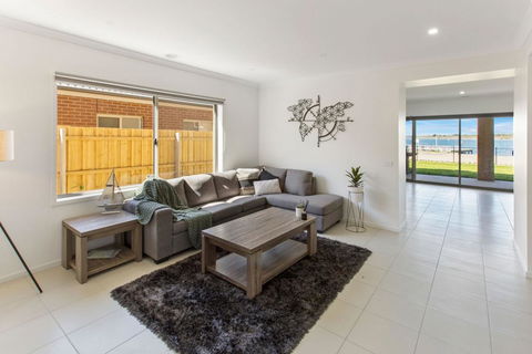 Captains Hideaway - Jetty Berth And Pet Friendly - Accommodation Port Macquarie 3