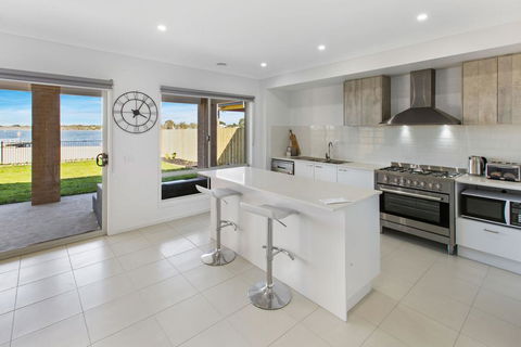 Captains Hideaway - Jetty Berth And Pet Friendly - Accommodation Port Macquarie 1