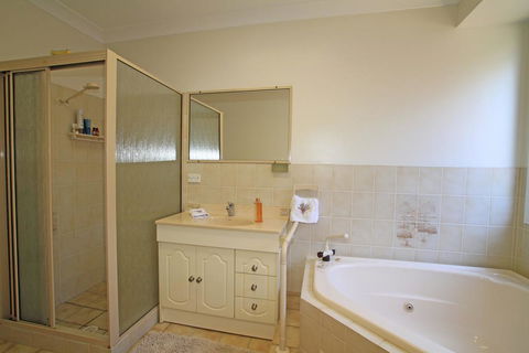 Carefree On Cormorant - Accommodation Port Macquarie 3