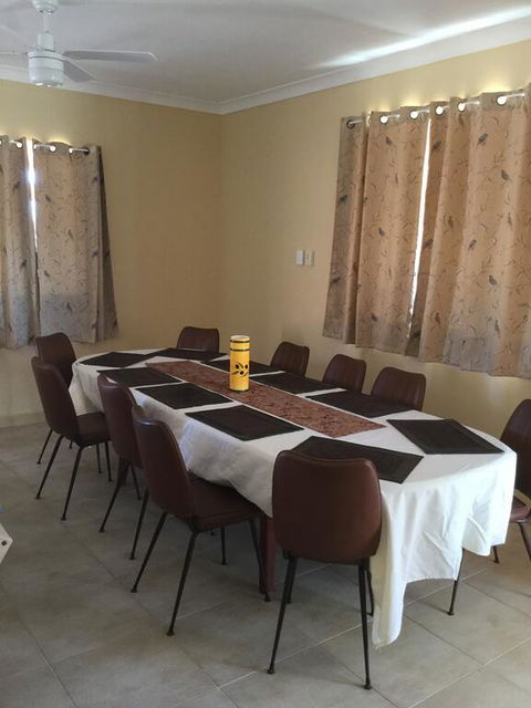 Caretakers Cottage Budget Accommodation - Accommodation Port Macquarie 1