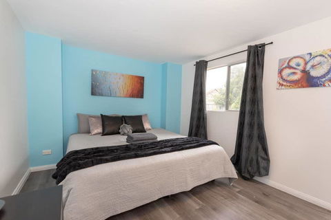 Carramar Studio KingBed PrivateRm 1 Min To Station - STUDIO - Accommodation Port Macquarie 0