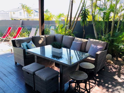 Carrothool 29 - 6 BDRM Canal Home With Pool - Accommodation Port Macquarie 3