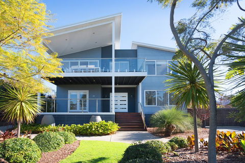 CASA AZZURRA - Accommodation Port Macquarie 0