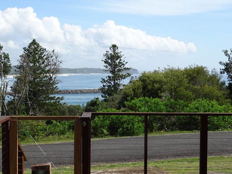 Casa Sorella - Beachfront Family Home - Accommodation Port Macquarie 1
