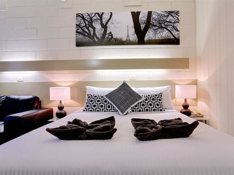 Castle Creek Motel - Accommodation Port Macquarie 0