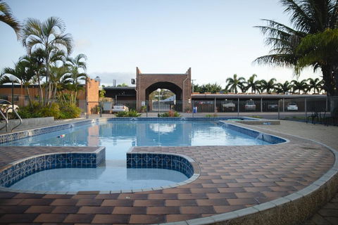 Castle Motor Lodge - Accommodation Port Macquarie 2