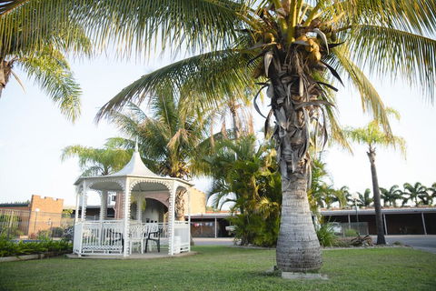 Castle Motor Lodge - Accommodation Port Macquarie 1