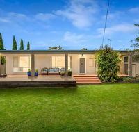 Casual Beachin It Family Getaway- with Bungalow on Beachfront - Accommodation Port Macquarie