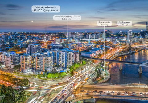CBD Views-With FREE Wine Free-Carpark-Netflix-WiFi - Accommodation Port Macquarie 2
