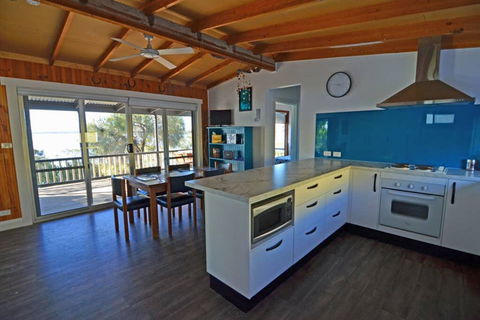 CDC-625 Beach House - Accommodation Port Macquarie 0