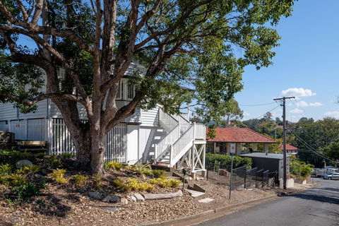 Central Cottage - Accommodation Port Macquarie 0