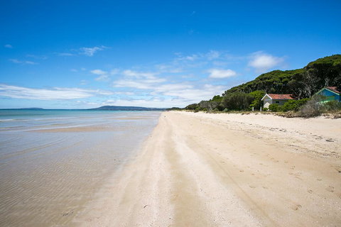 Charlie's Place: Tyrone Beach At End Of Street - Accommodation Port Macquarie 1