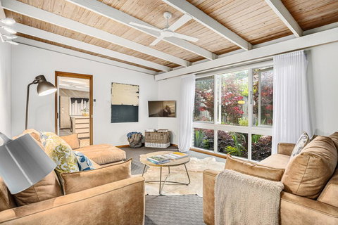 Charlie's Place: Tyrone Beach At End Of Street - Accommodation Port Macquarie 2