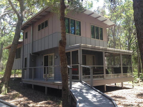 Charming Island Escape Gold Coast - Accommodation Port Macquarie 3