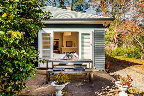 Charming Mountain Cottage - Accommodation Port Macquarie 0