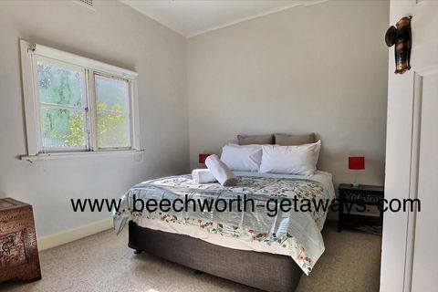 Cherry Blossom Cottage - Beechworth-Getaways - Accommodation Port Macquarie 3