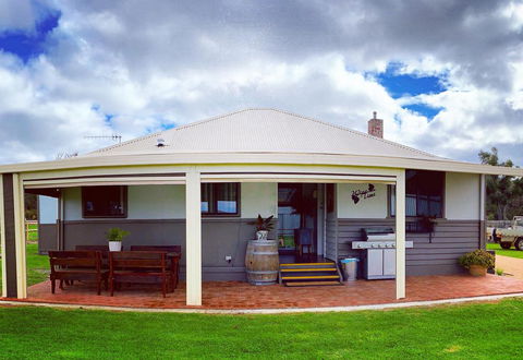 Chesterfarm And Stables - Accommodation Port Macquarie 3
