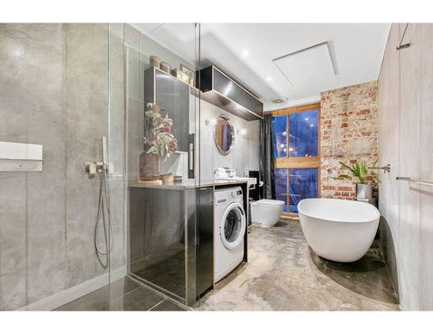 Chic Warehouse Apartment In Hipster, Foodie Hub - Accommodation Port Macquarie 3
