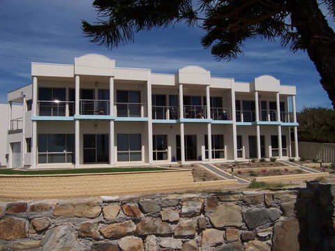 Christies Seahorse Holiday Townhouses - Accommodation Port Macquarie 0