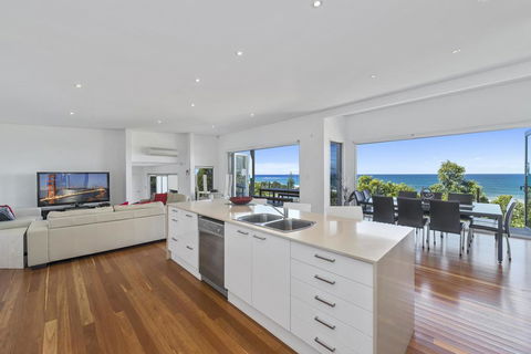 Cinque Terre Beach House - Accommodation Port Macquarie 2