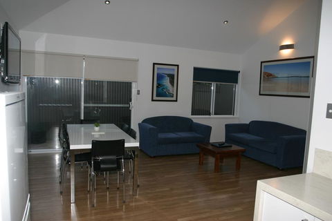 Clearwater Motel Apartments - Accommodation Port Macquarie 3