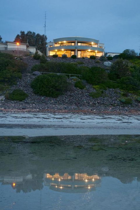 Cliff House Beachfront Villas - Accommodation Port Macquarie 3