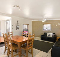 Close to Water Restaurants and Clubs Toorbul St Bongaree - Accommodation Port Macquarie