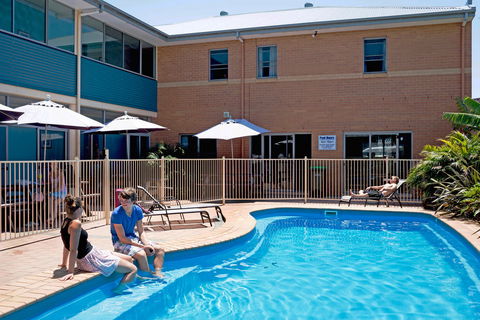 Coffs Harbour YHA - Accommodation Port Macquarie 3