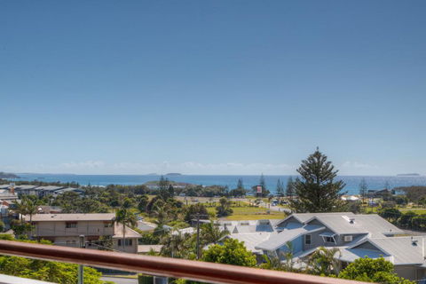 Coffs Jetty Beach House - Accommodation Port Macquarie 0