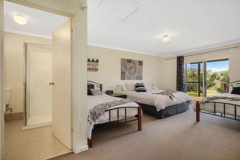 Colonial Inn Guest Rooms - Accommodation Port Macquarie 3