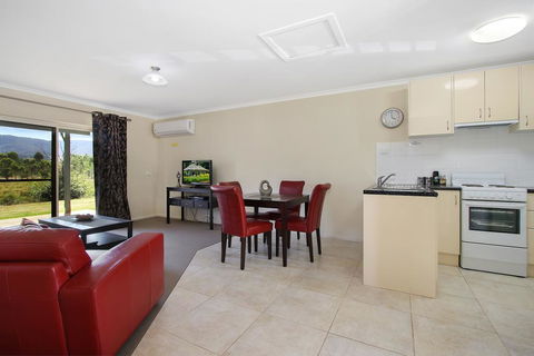 Colonial Inn Guest Rooms - Accommodation Port Macquarie 0