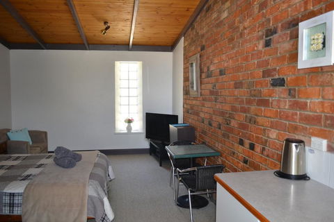 Colonial Motel - Accommodation Port Macquarie 1