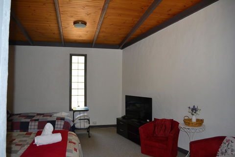 Colonial Motel - Accommodation Port Macquarie 3