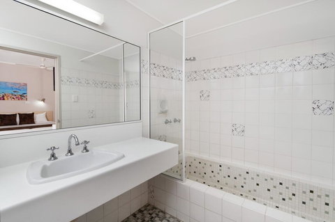 Comfort Inn Cairns City - Accommodation Port Macquarie 2