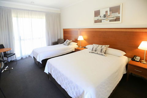 Comfort Inn Deakin Palms - Accommodation Port Macquarie 3