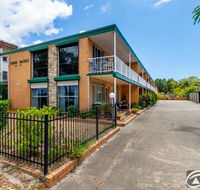 Comfy Ground Floor Unit opposite waterfront Welsby Pde Bongaree - Accommodation Port Macquarie