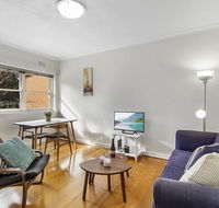 Comfy one-bedroom unit between city and airport - Accommodation Port Macquarie