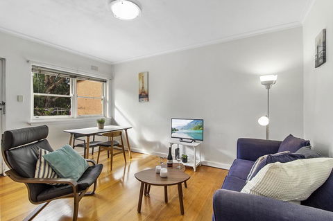 Comfy One-bedroom Unit Between City And Airport - Accommodation Port Macquarie 0