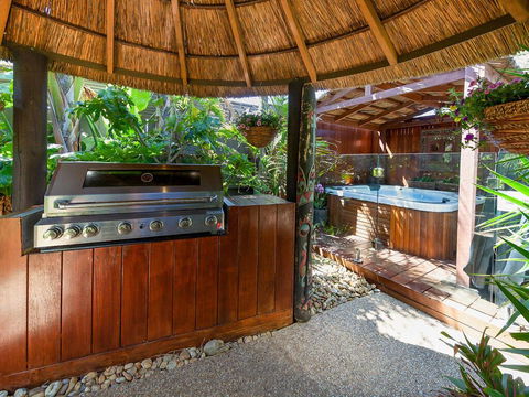 Como Palm Retreat - Tropical Oasis - Accommodation Port Macquarie 3